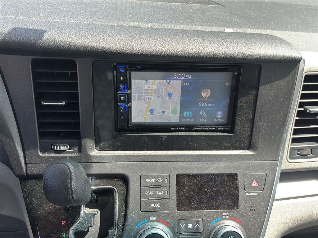 2016 Toyota Sienna LE AAS