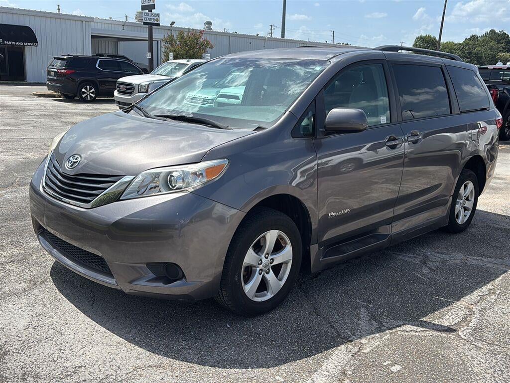 2016 Toyota Sienna LE AAS