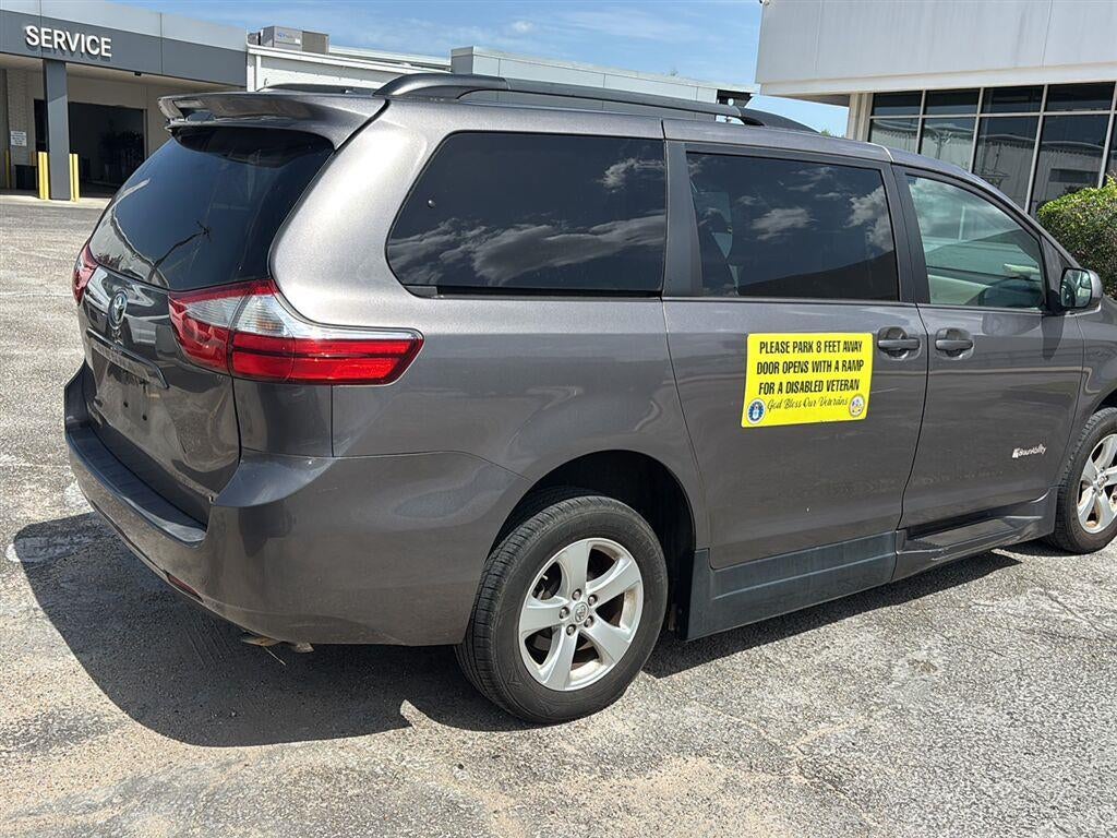 2016 Toyota Sienna LE AAS