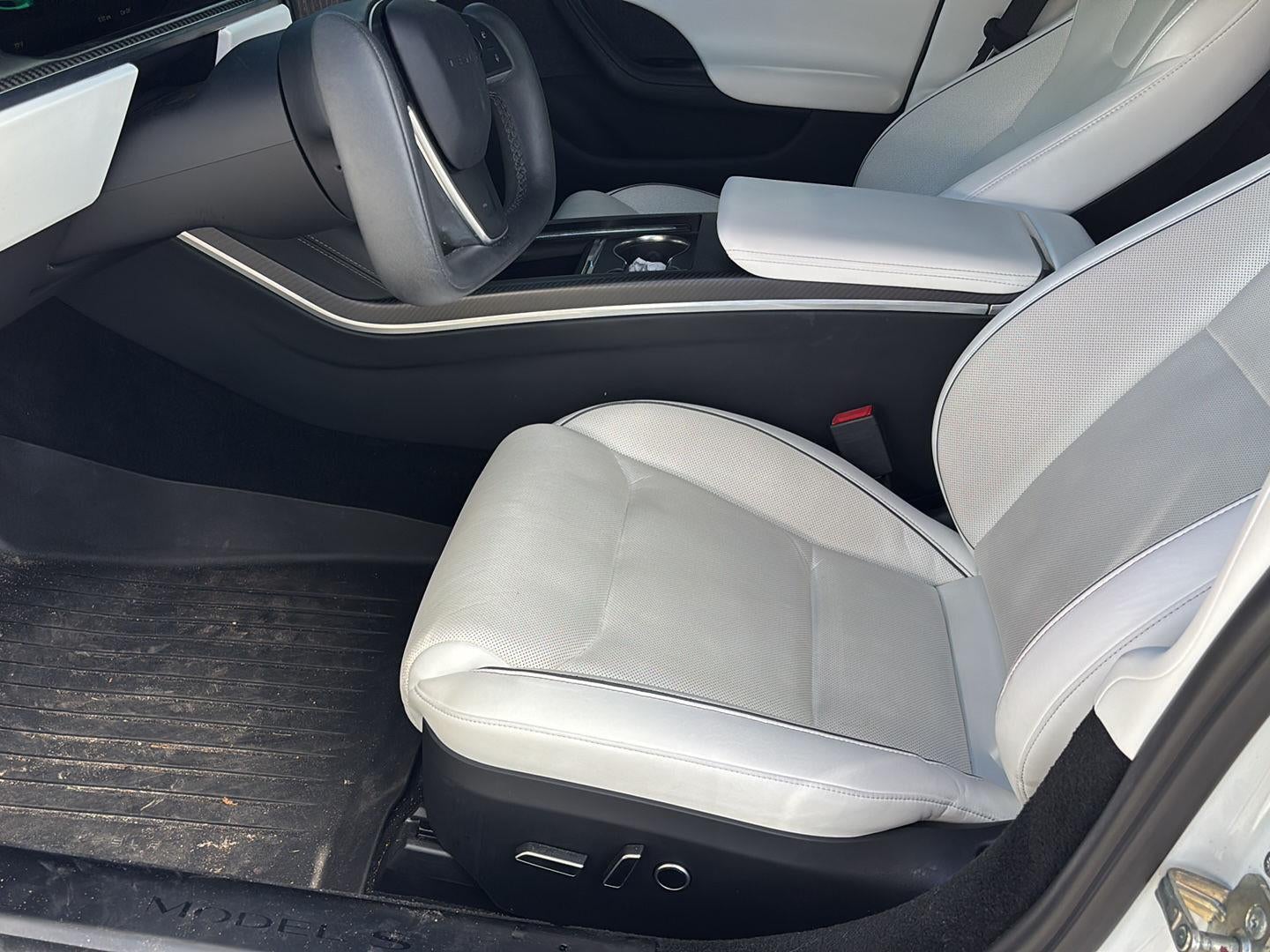 2022 Tesla Model S Plaid