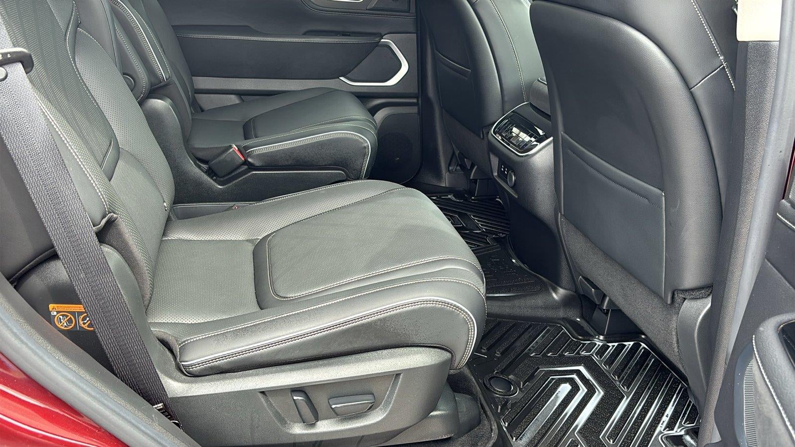 2025 INFINITI QX80 LUXE