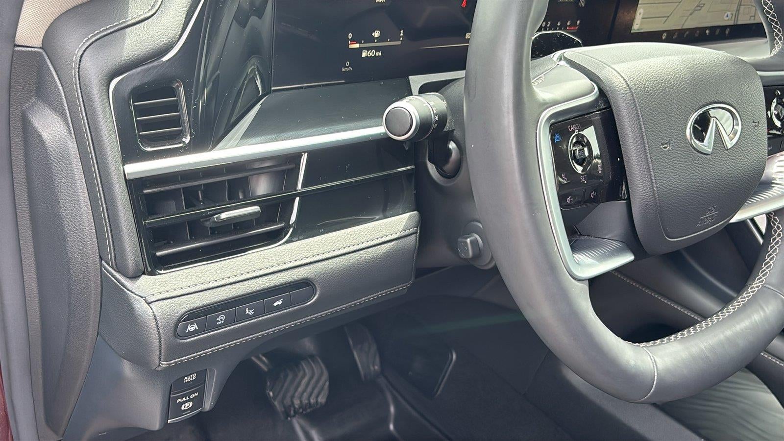 2025 INFINITI QX80 LUXE