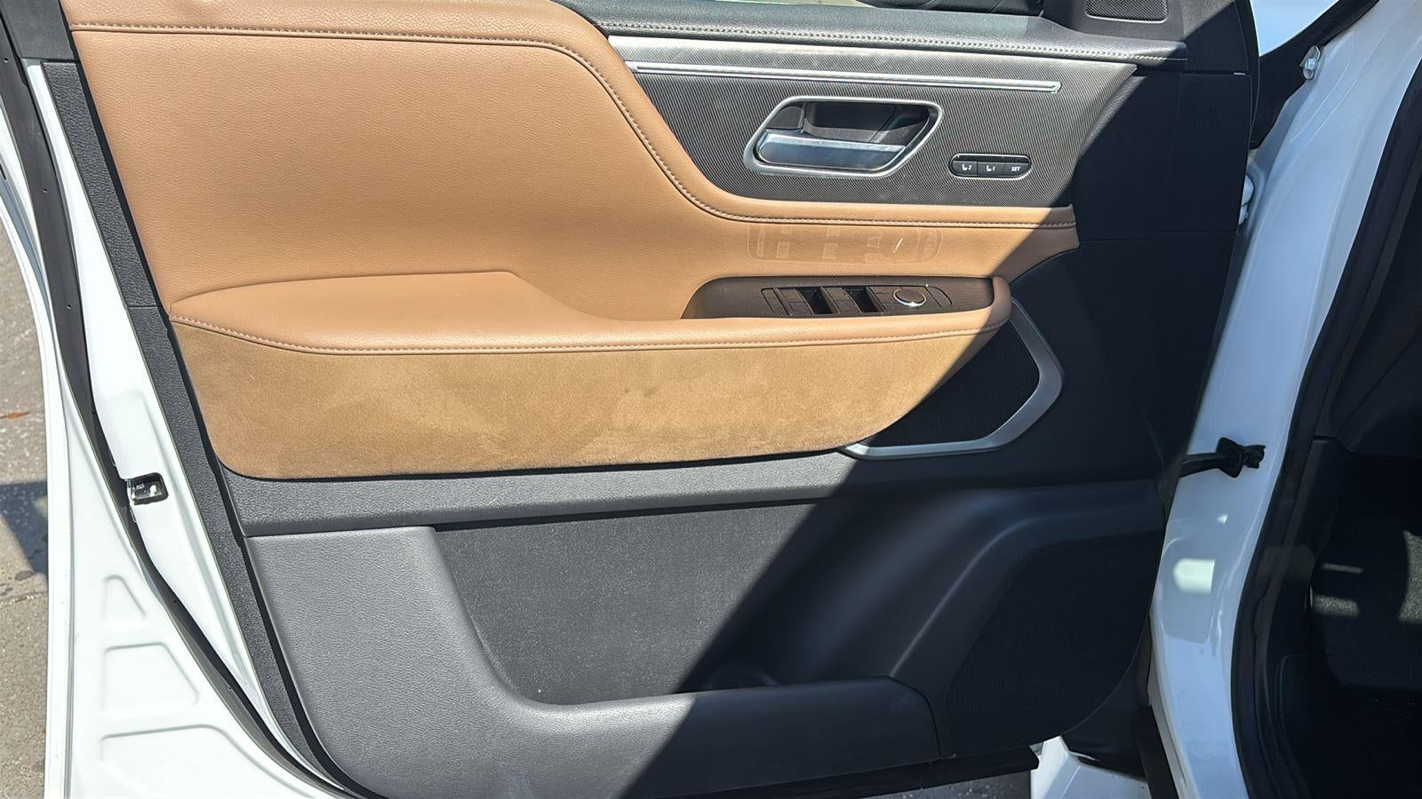 2025 INFINITI QX80 LUXE