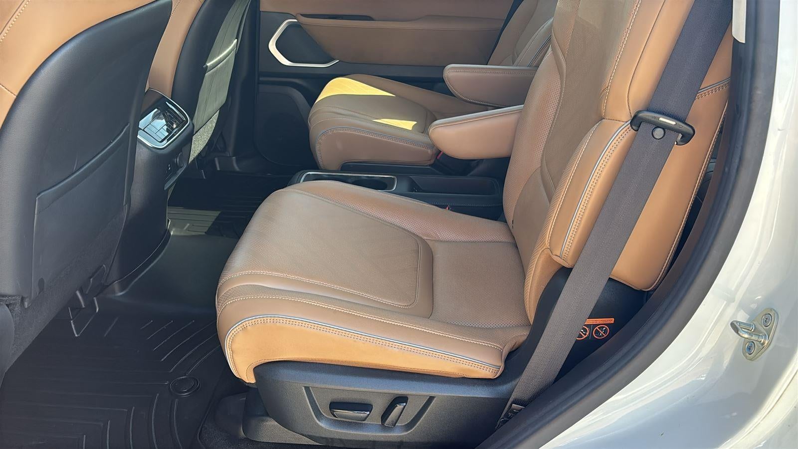 2025 INFINITI QX80 LUXE