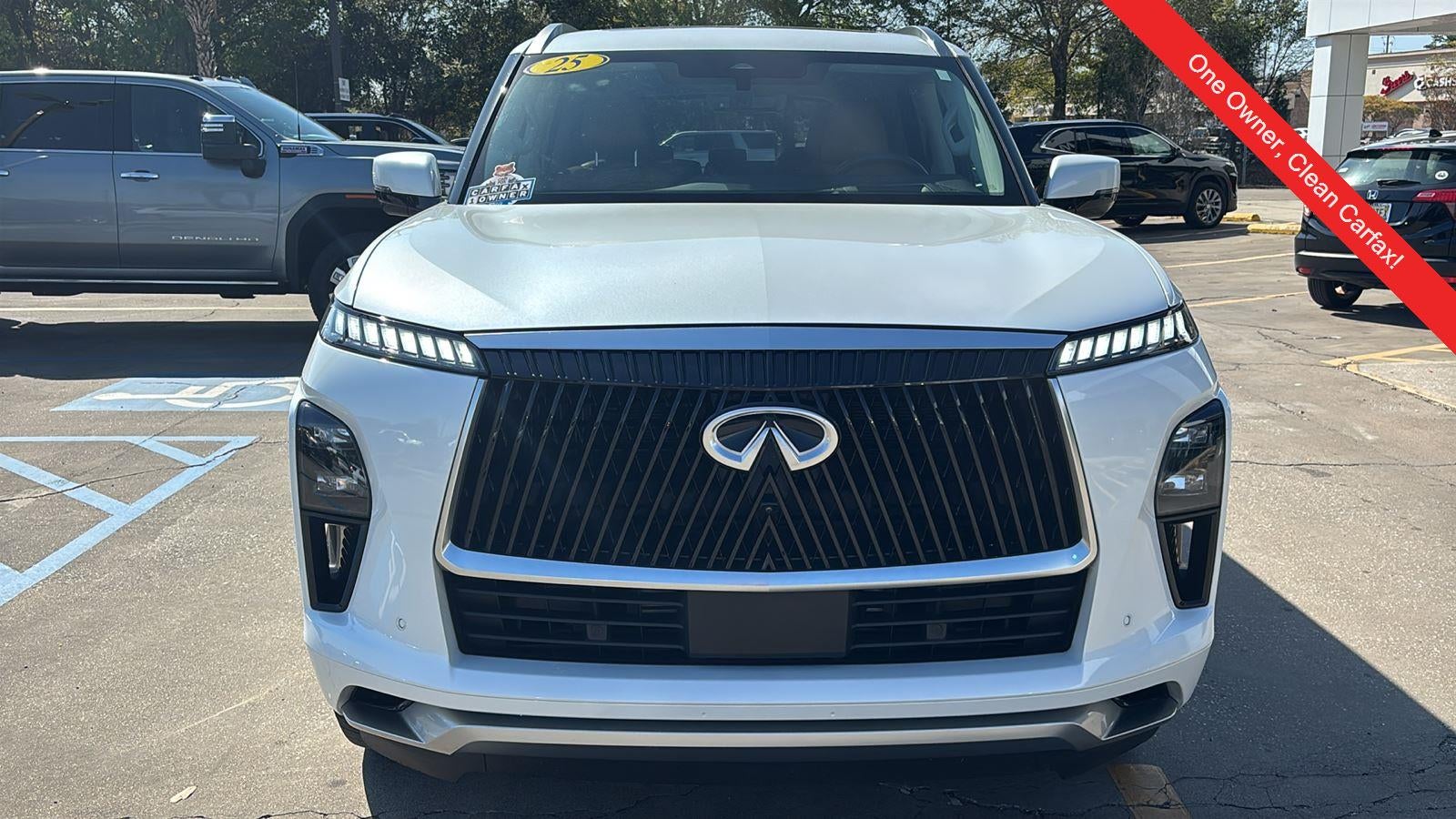 2025 INFINITI QX80 LUXE