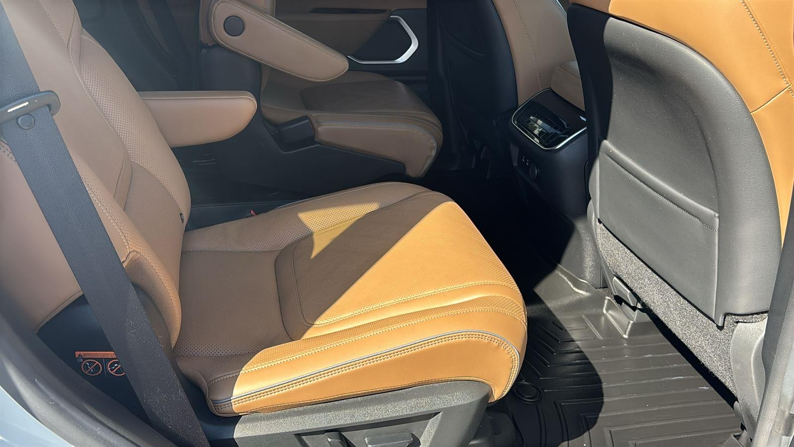 2025 INFINITI QX80 LUXE