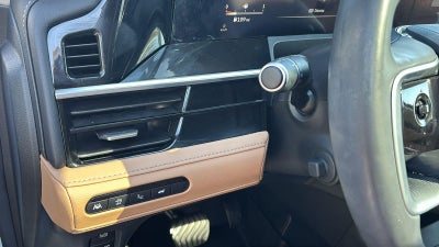 2025 INFINITI QX80 LUXE