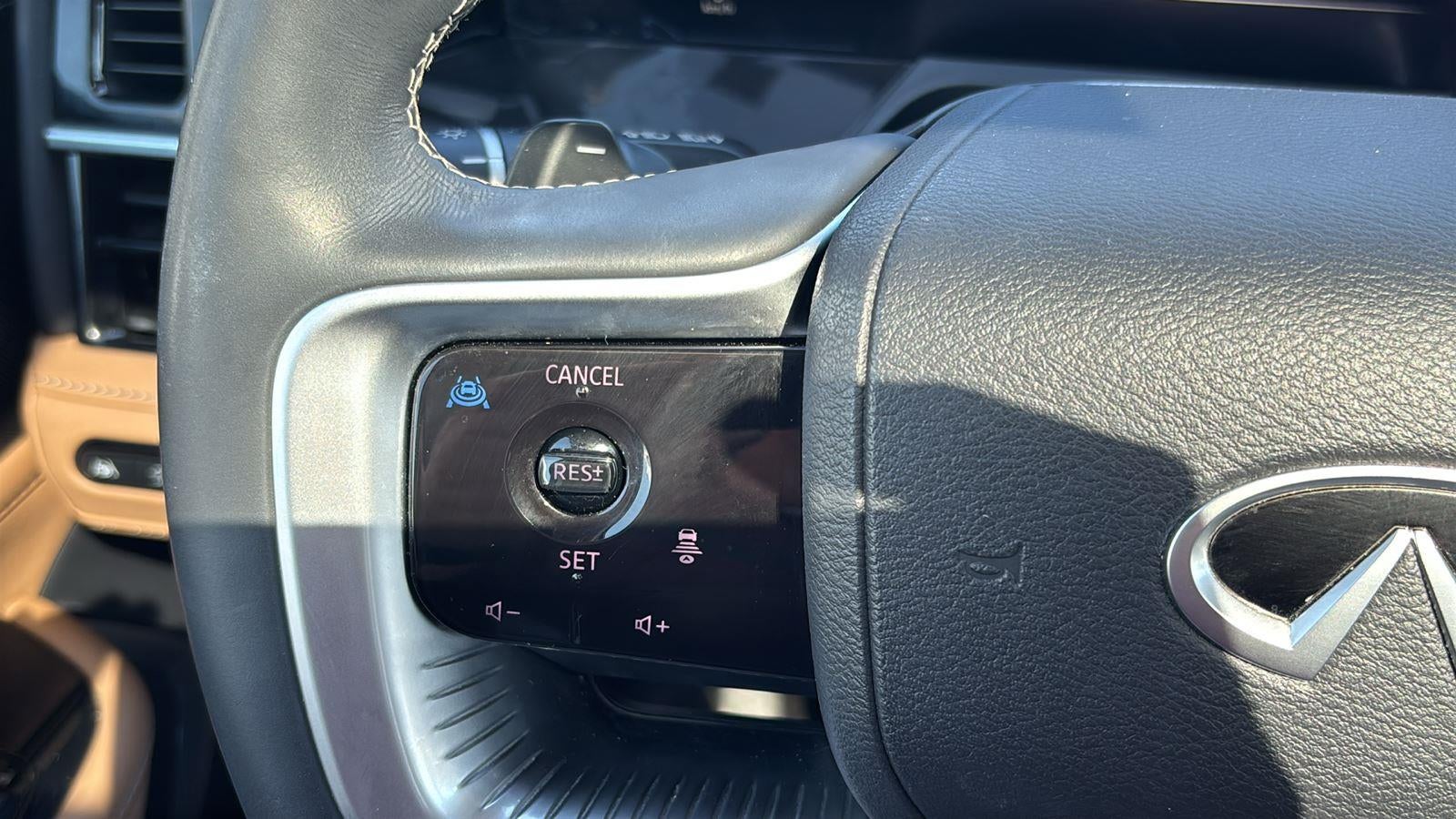 2025 INFINITI QX80 LUXE