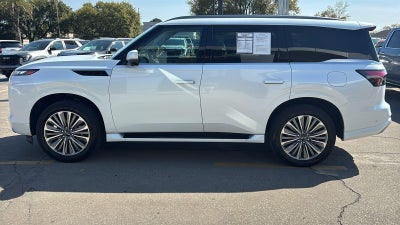 2025 INFINITI QX80 LUXE