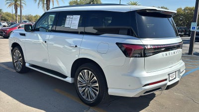 2025 INFINITI QX80 LUXE
