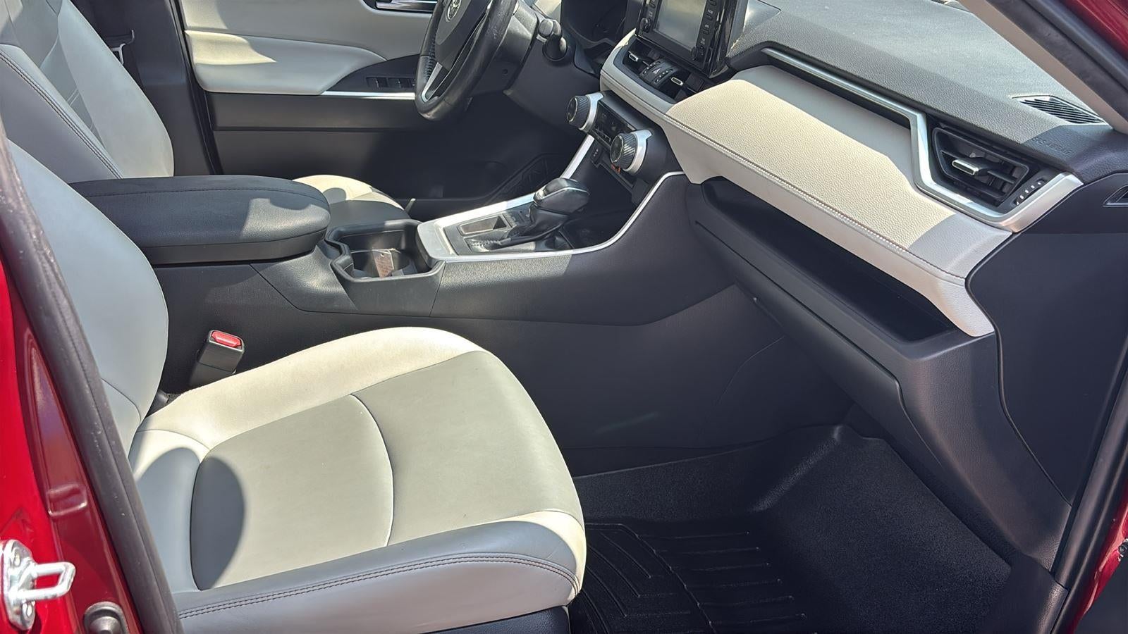 2019 Toyota RAV4 XLE Premium - Photo 23