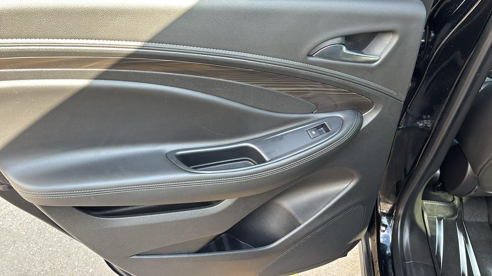 2020 Buick Envision Essence Group