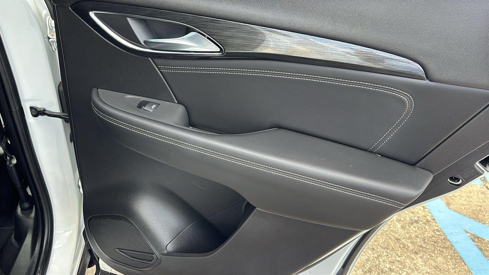 2023 Buick Envision Essence - Photo 22