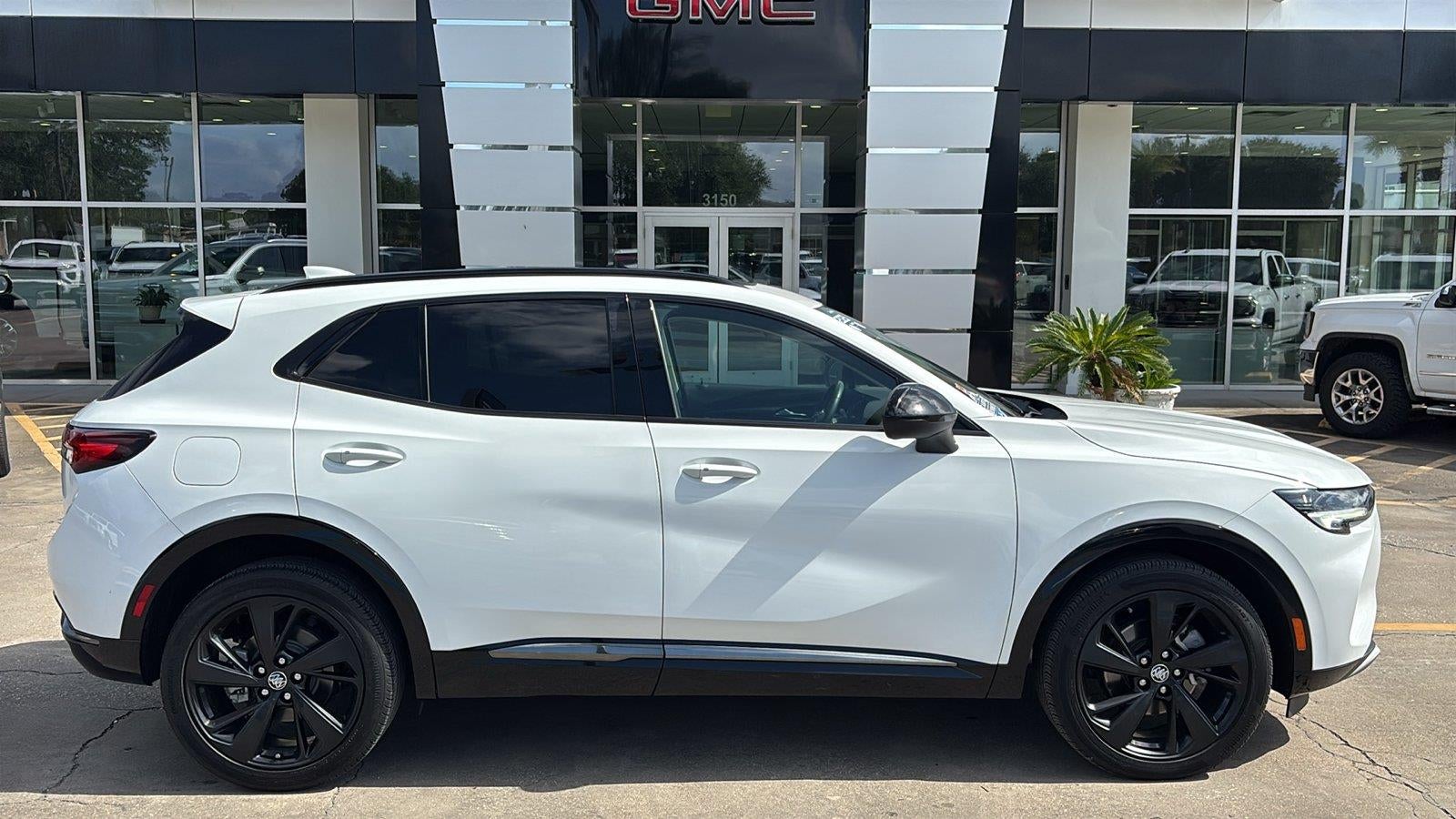 2023 Buick Envision Essence - Photo 8