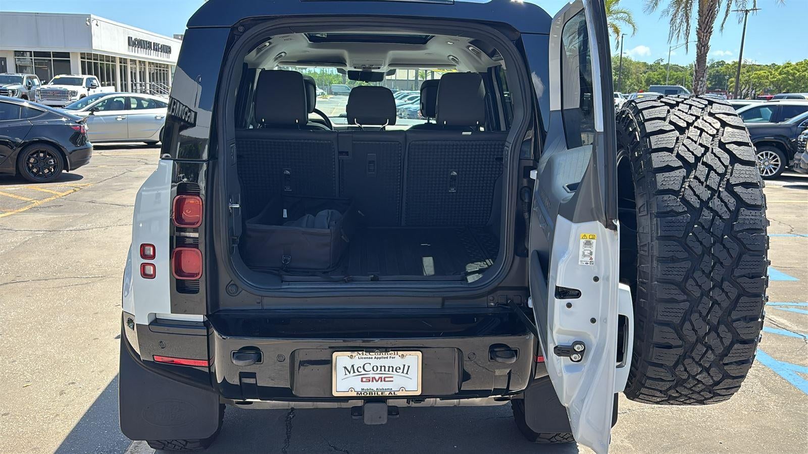 2022 Land Rover Defender 110 X-Dynamic HSE