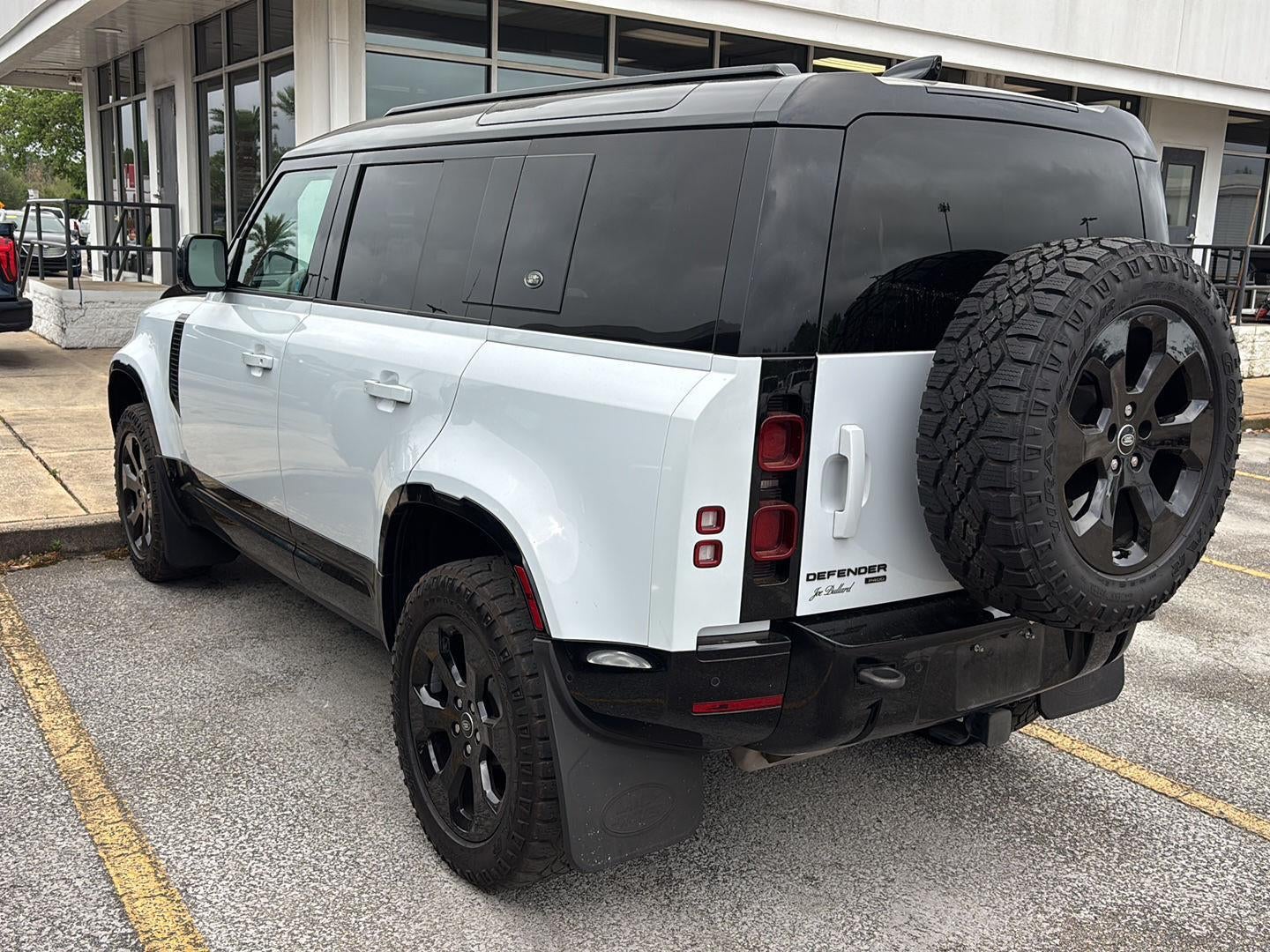 2022 Land Rover Defender 110 X-Dynamic HSE