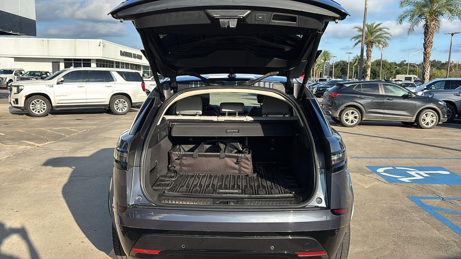 2025 Land Rover Range Rover Velar Dynamic SE