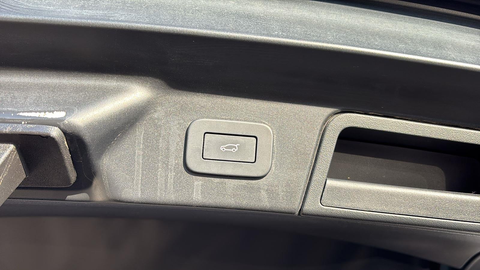 2025 Land Rover Range Rover Velar Dynamic SE