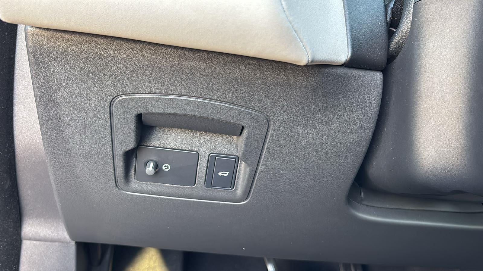 2025 Land Rover Range Rover Velar Dynamic SE