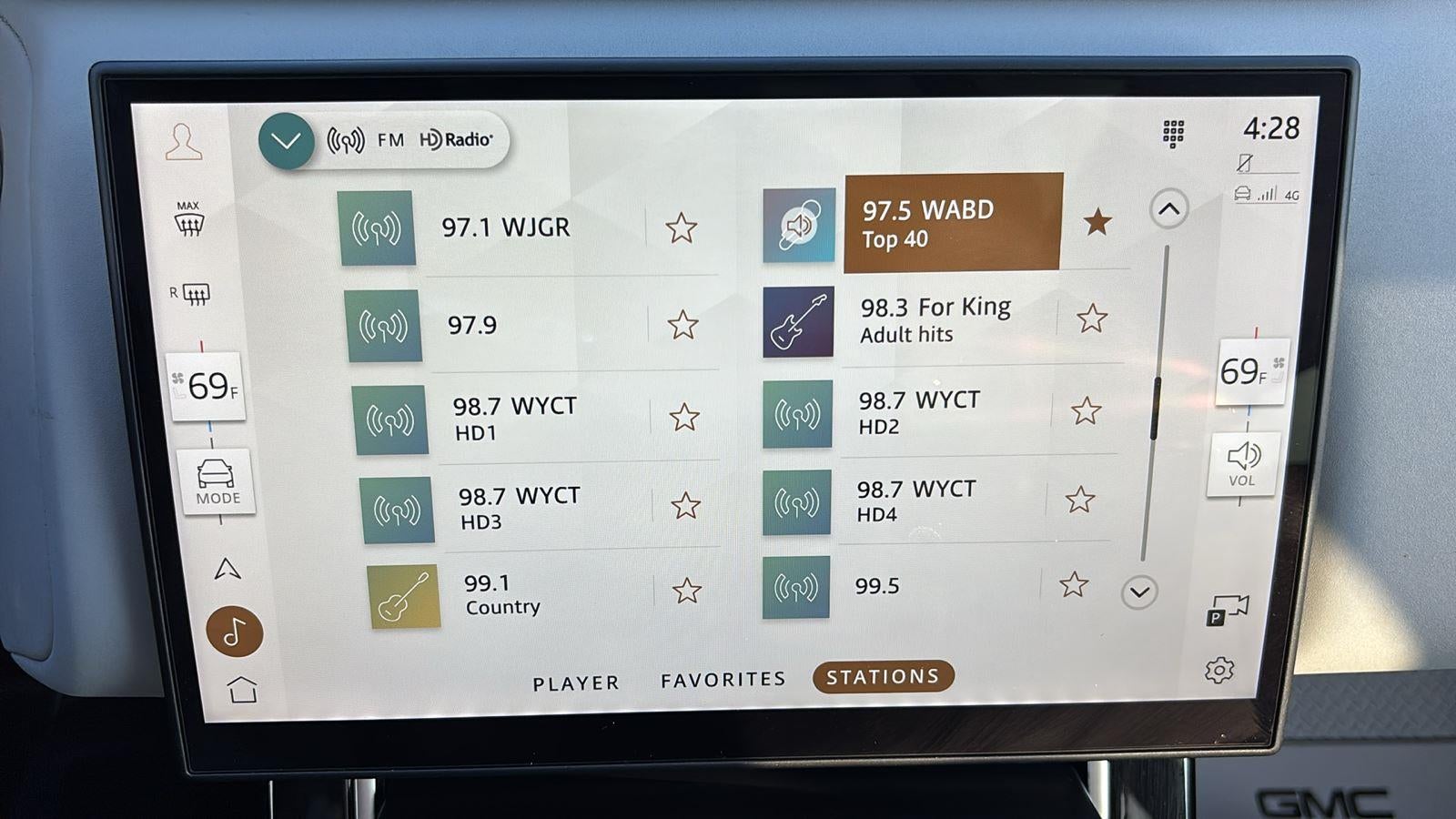 2025 Land Rover Range Rover Velar Dynamic SE