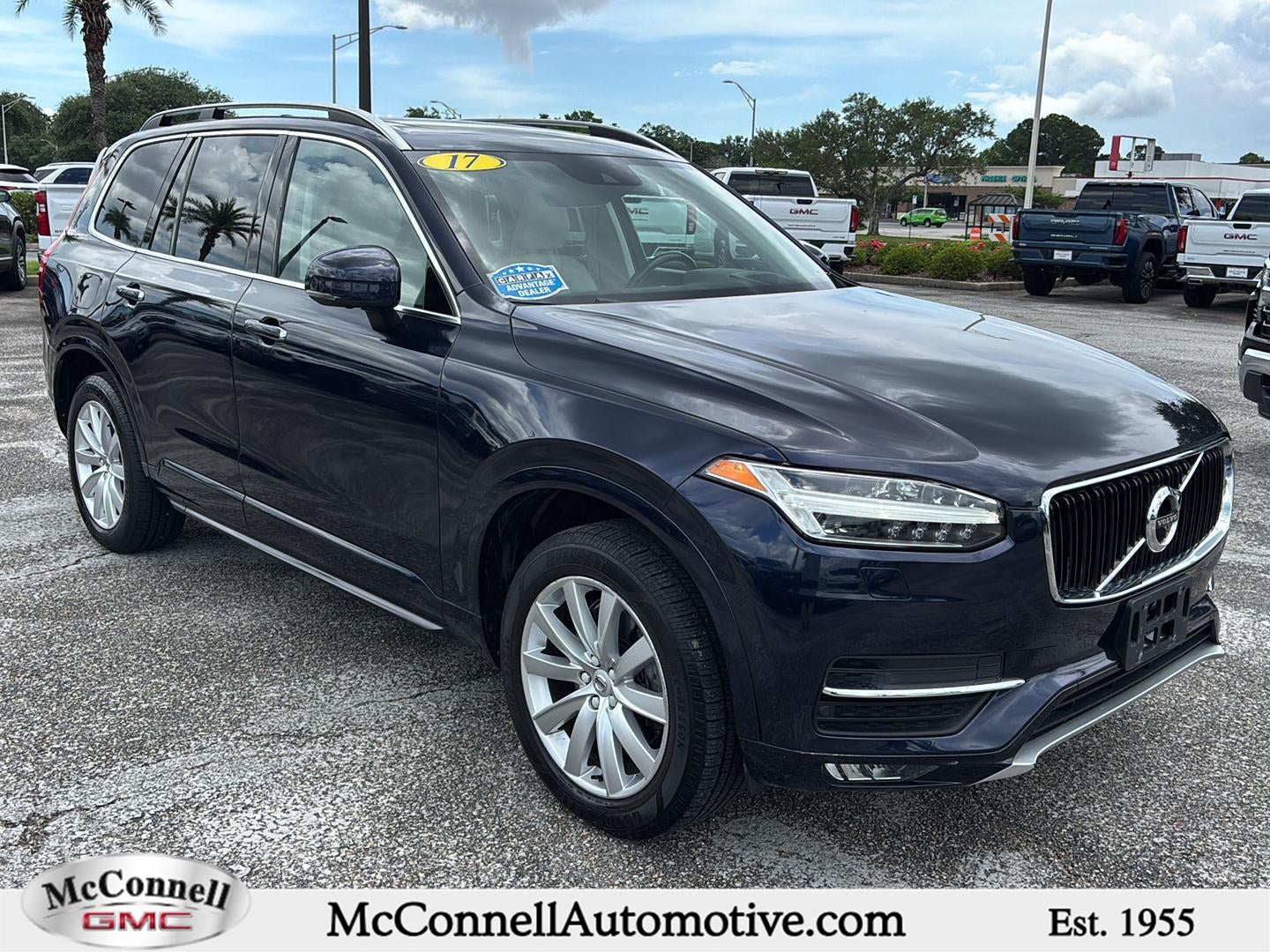 2017 Volvo XC90 T6 AWD Momentum's photo