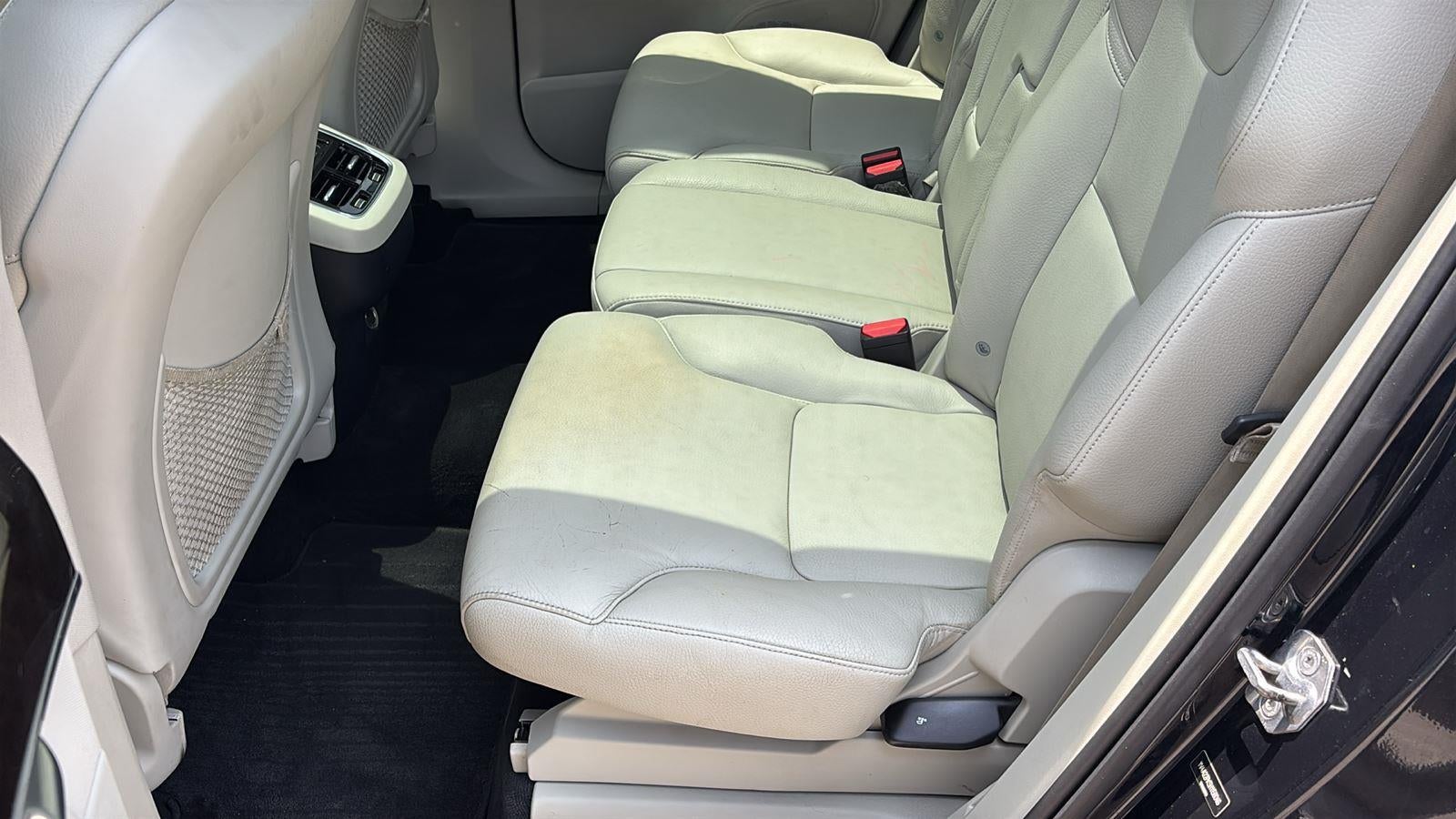 2017 Volvo XC90 T6 Momentum