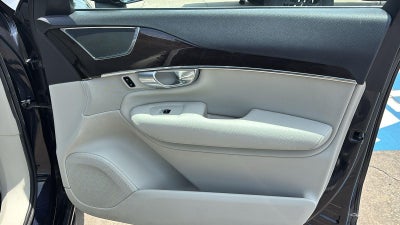 2017 Volvo XC90 T6 Momentum