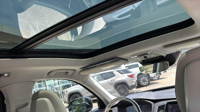 2017 Volvo XC90 T6 Momentum