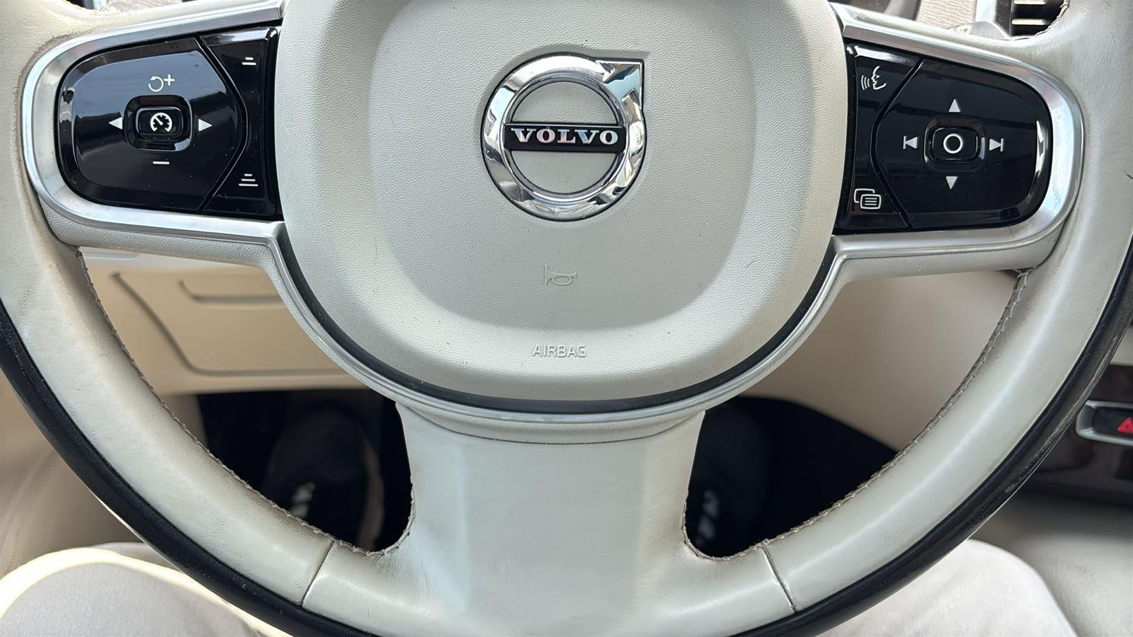 2017 Volvo XC90 T6 Momentum