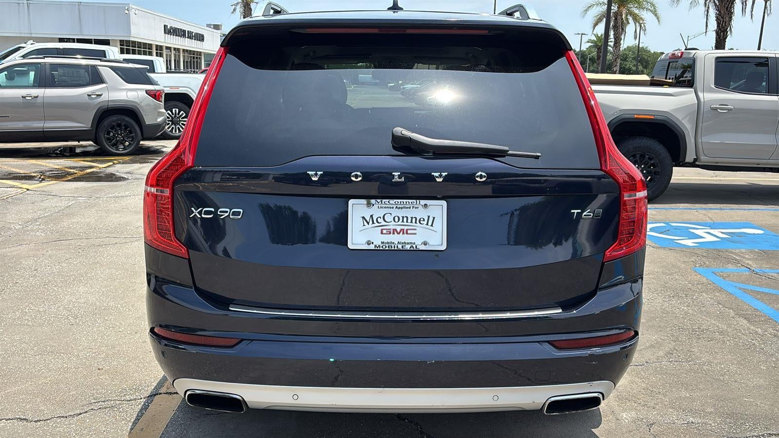 2017 Volvo XC90 T6 Momentum